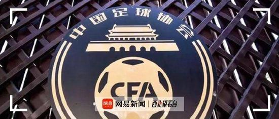 比赛上来，卡巴接连取分帮助江苏开局，而吴前里突外投连续造杀伤也能回应，双方命中率一般，但比分始终胶着，首节双方打成23平，次节江苏进攻端突然断电，浙江接连反击，外线也是多点开花打出19-2攻击波一举建立近20分领先，崔晓龙联手卡巴一波8-0迅速止血，半场浙江还是领先10分。